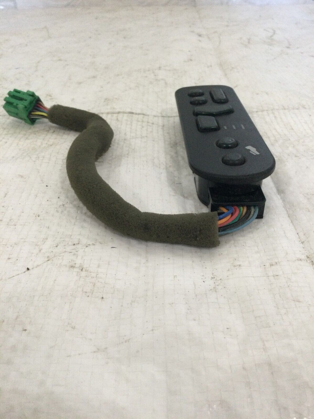 2003 - 2006 Cadillac Escalade EXT Heater Memory Seat Pedal Switch OEM Left Front