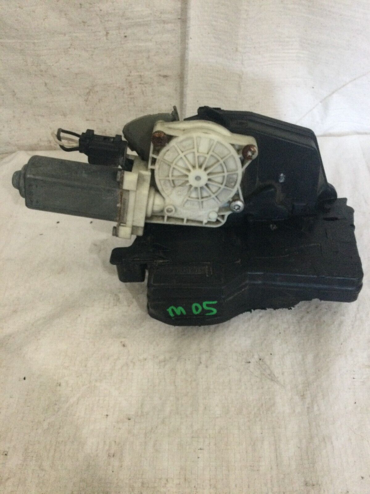 2006 BMW 750LI Trunk Door Lid Lock Latch Actuator Motor OEM