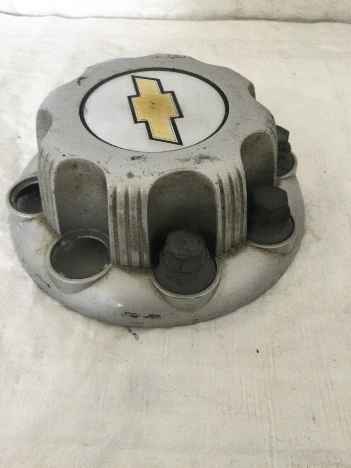 1999-2006 Chevy Silverado 2500 3500HD Wheel Center Hub Cover Cap 15052379 OEM