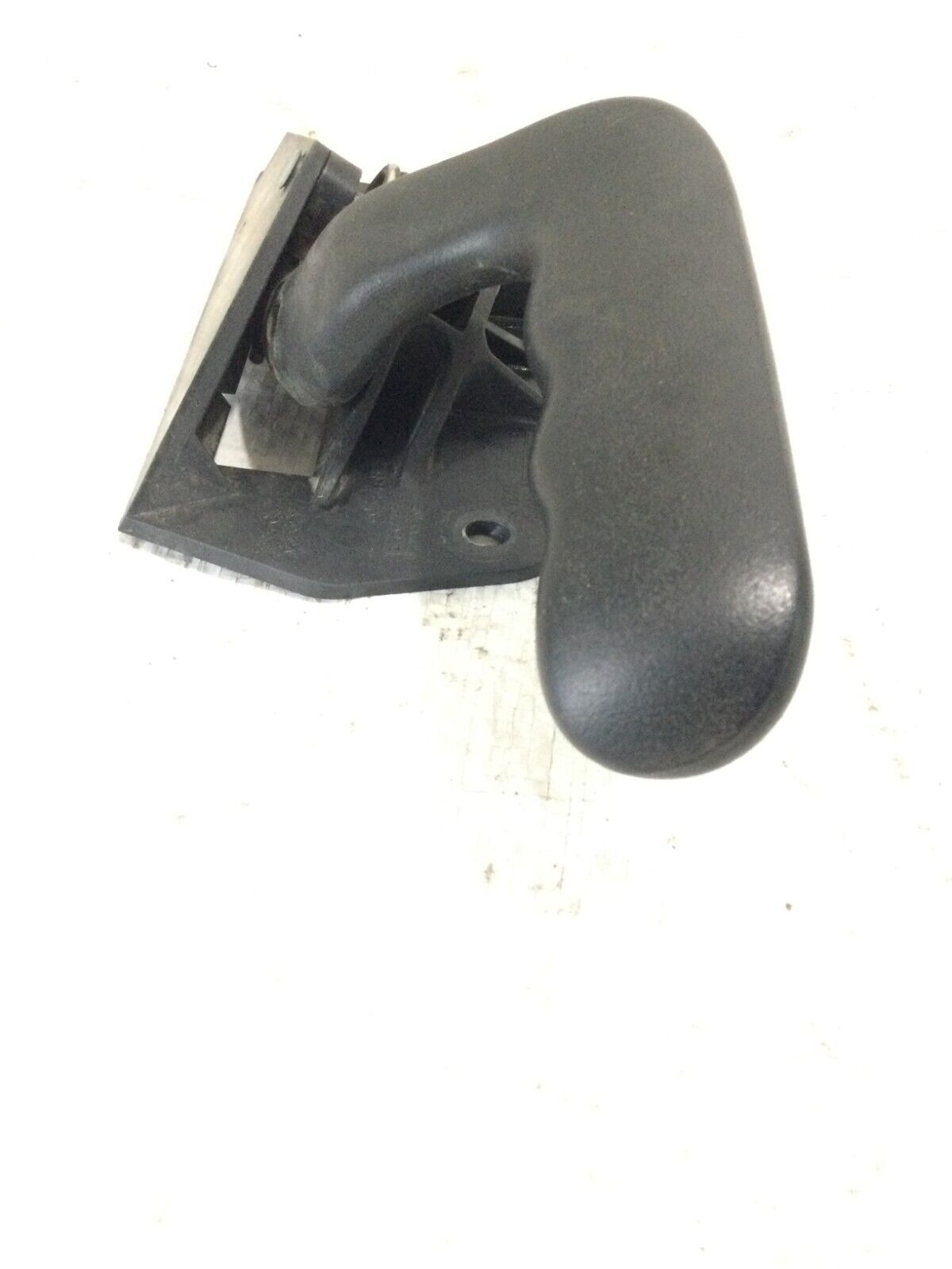 2006 GMC Sierra 2500HD Front Left Interior Door Handle OEM 15186042