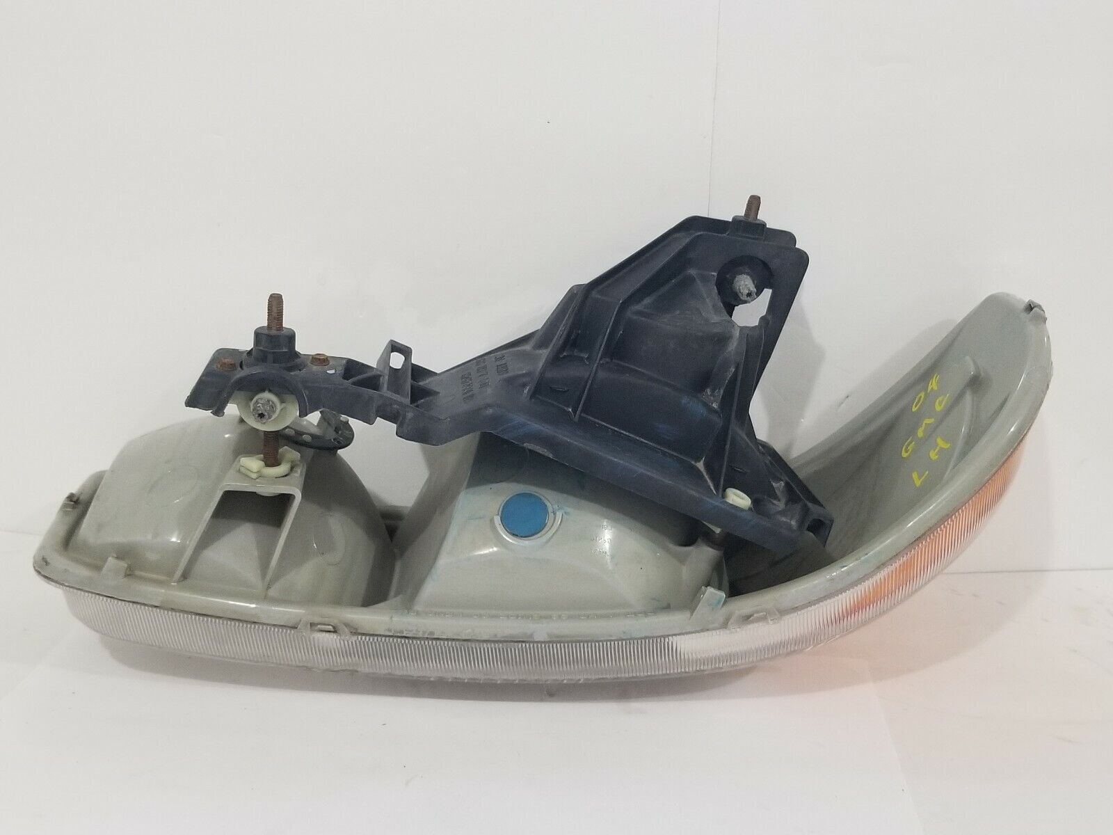 1999-2006 GMC Sierra 1500 LH Drivers Side Headlight Headlamp OEM 16524543