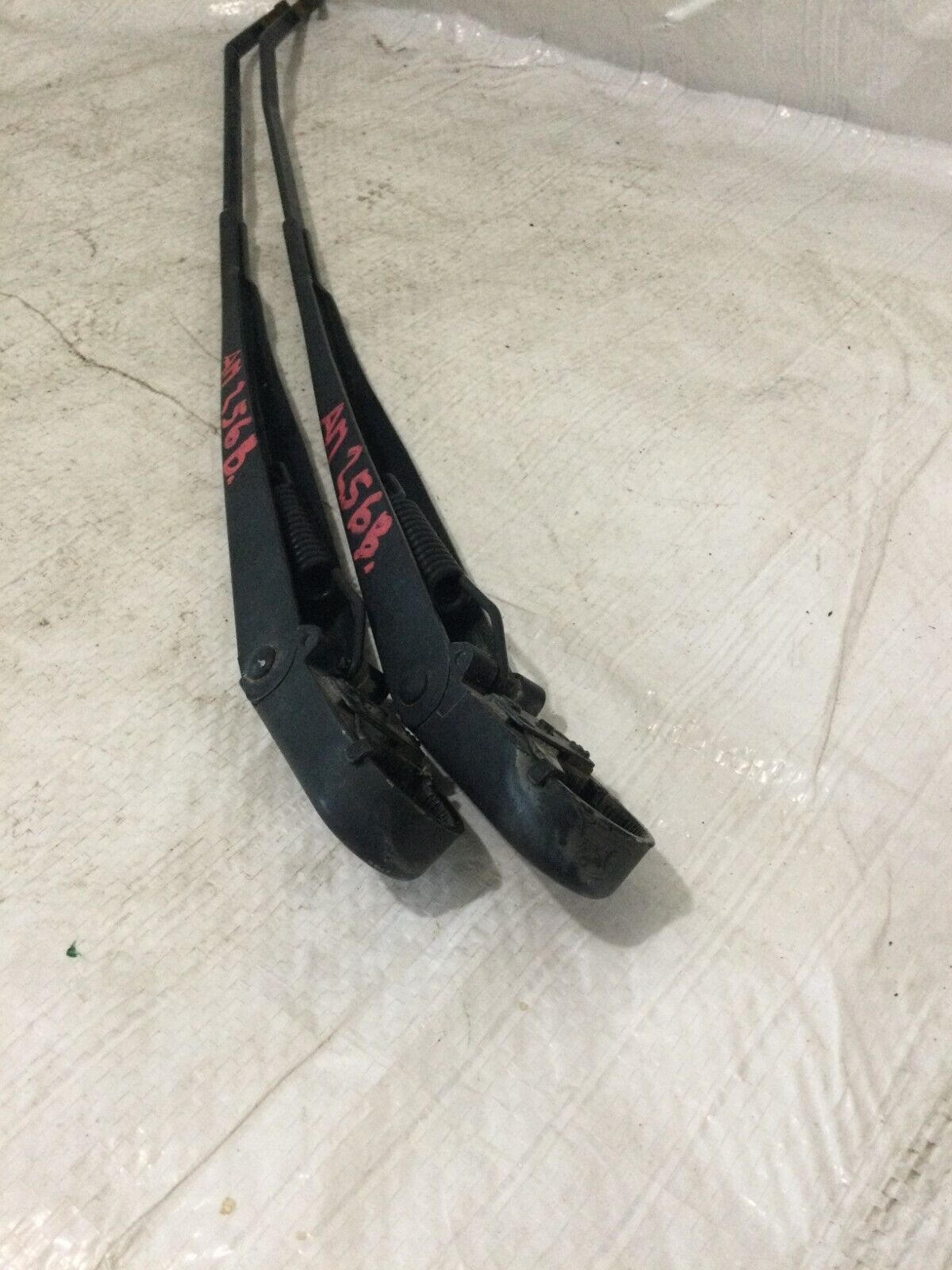 2005 Dodge Ram 1500 Wiper Arm Set  55077131AD  OEM