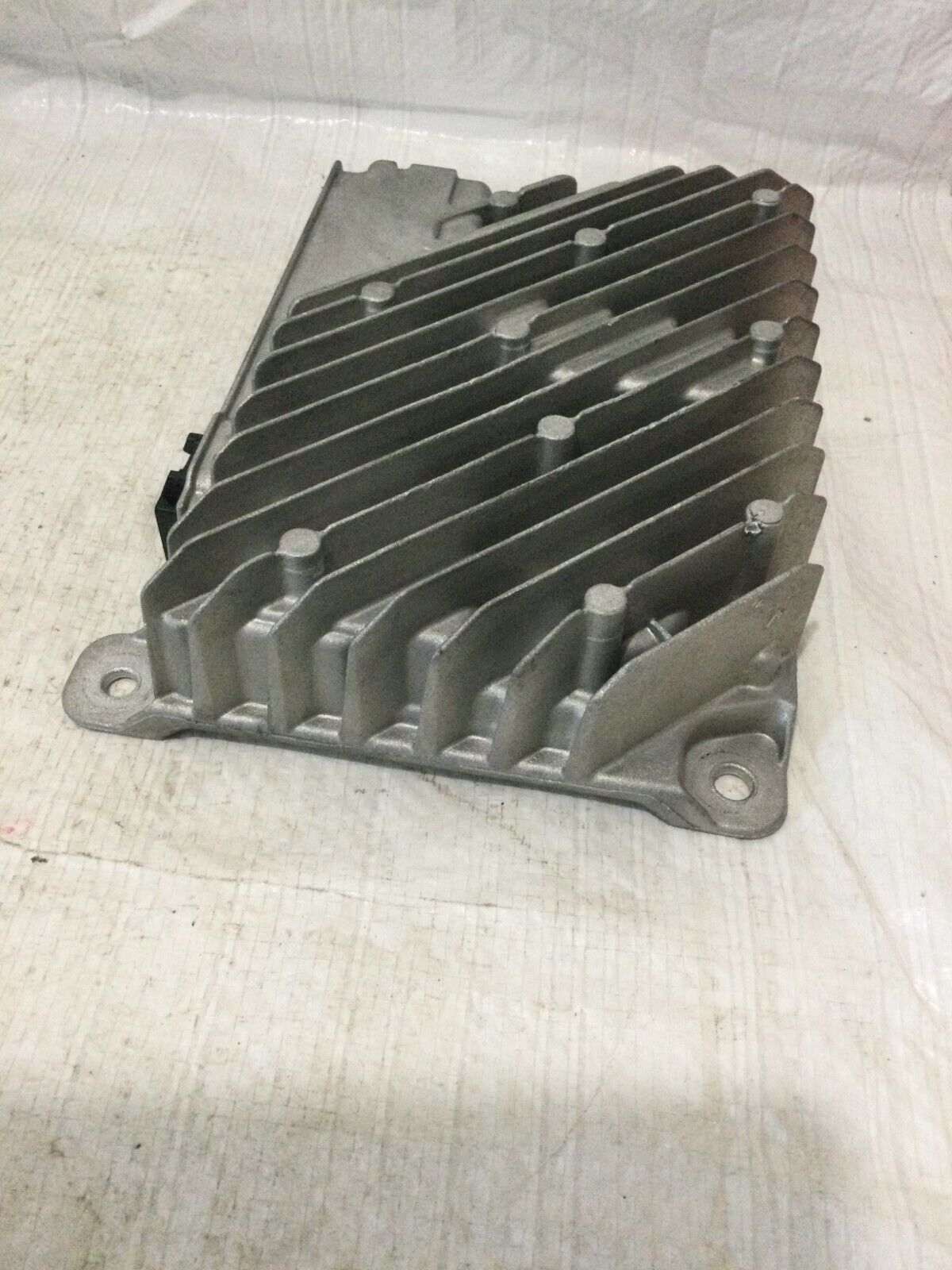 2019-2022 GMC Sierra 3500HD Audio Radio Bose Amplifier OEM 84813325