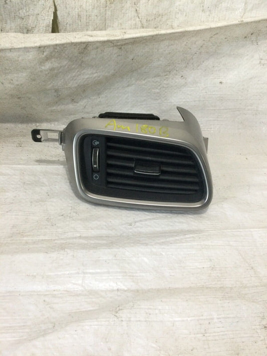 2016-2018 Kia Sorento A/C Air Vent Outlet RH Passenger Side 97490-C6000