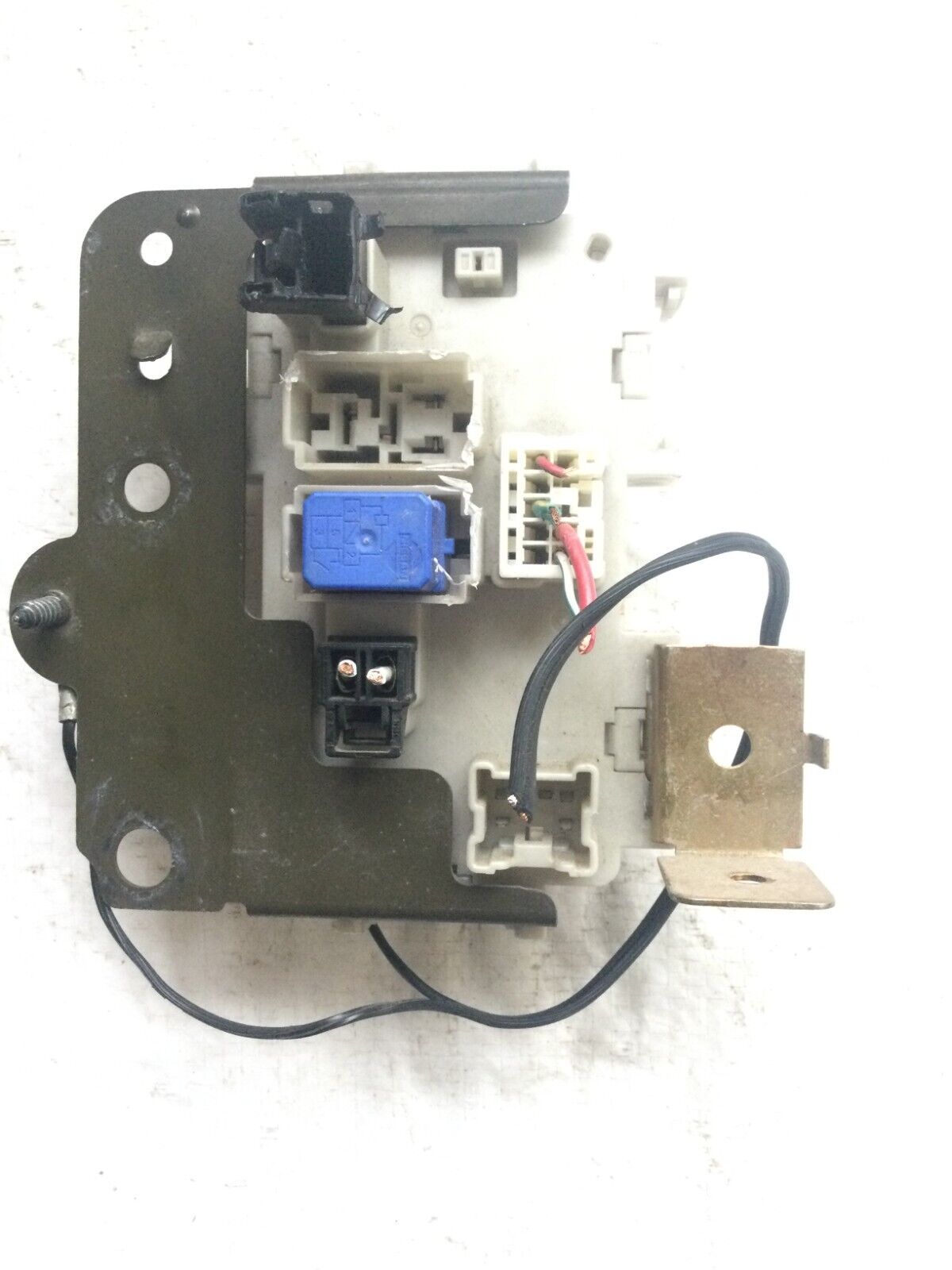 2005 Nissan Xterra Cabin Fuse Box OEM