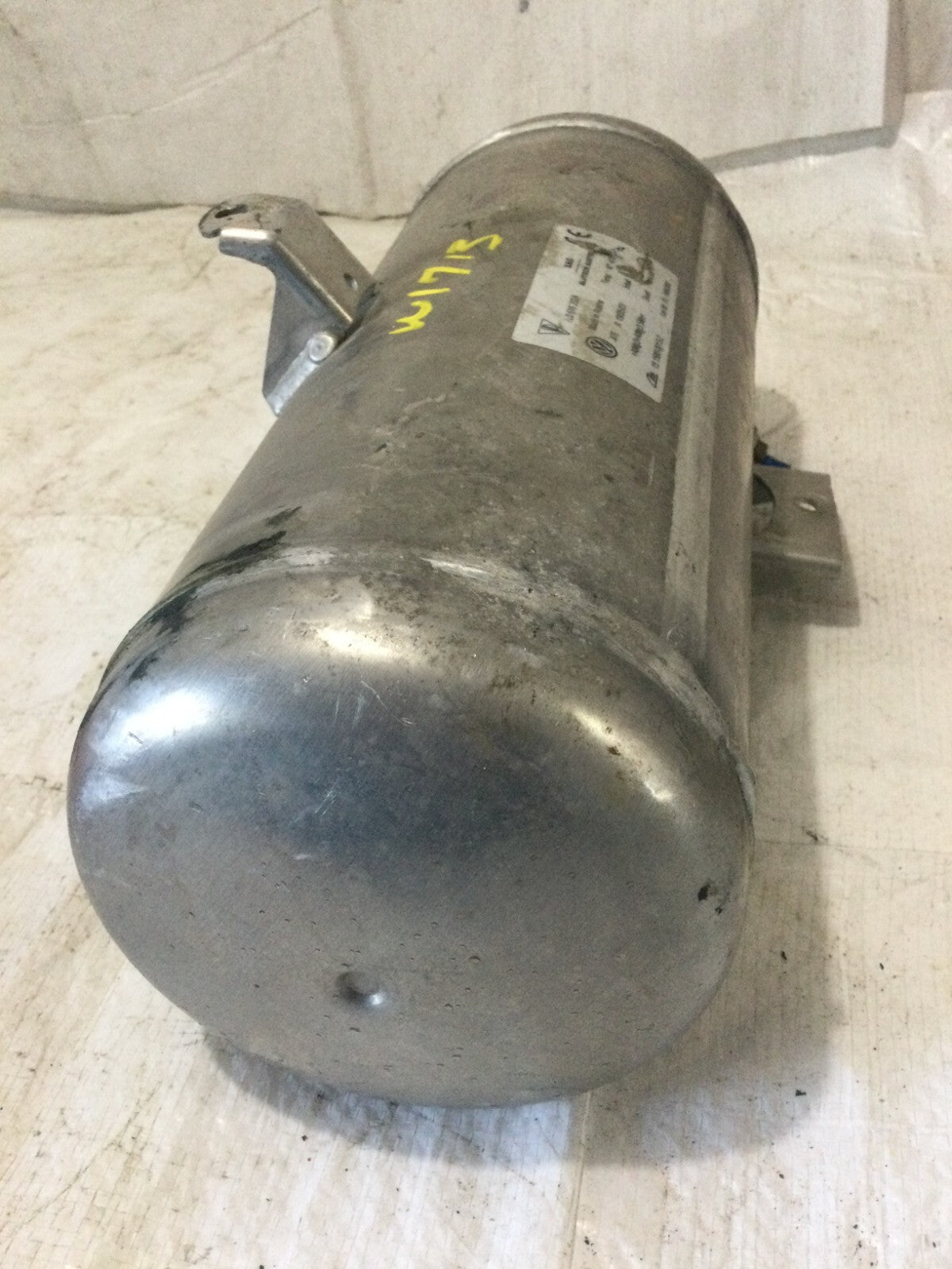 2007 Volkswagen Touareg Air Suspension Pressure Tank Accumulator 7L0616202A OEM