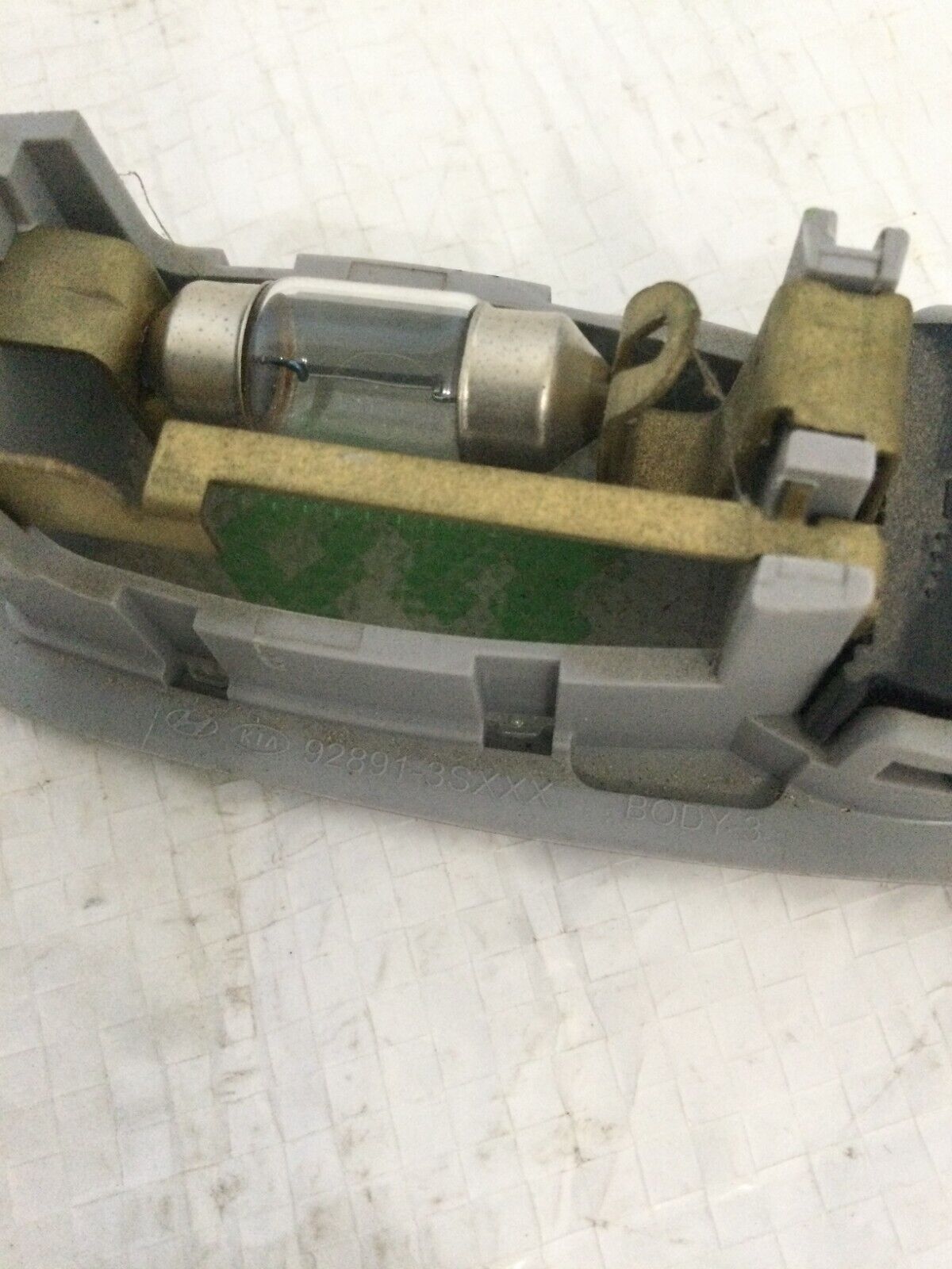 2017-2019 Hyundai Elantra Left Driver Sun Visor Switch OEM 92891-3SXXX 