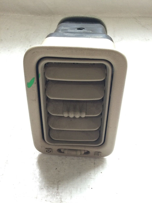 2003-2006 Cadillac Escalade Passenger Right Inner Center Vent OEM