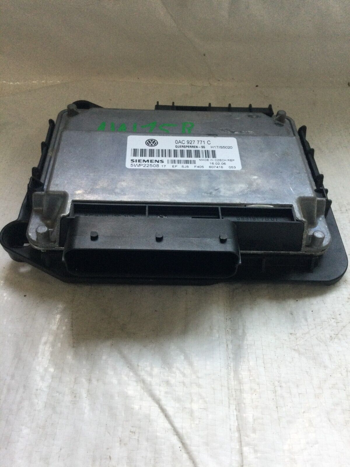 2007 Volkswagen Touareg Control Unit Differential Lock 0AC927771C OEM