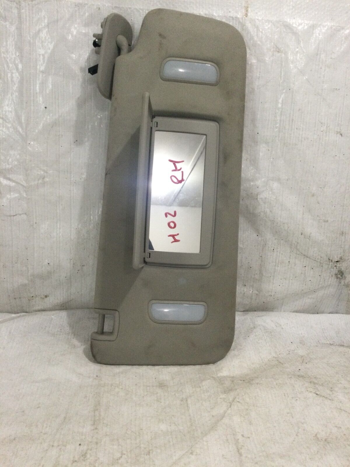 2007 Cadillac Escalade Right Passenger   Sun Visor  Illumination  OEM