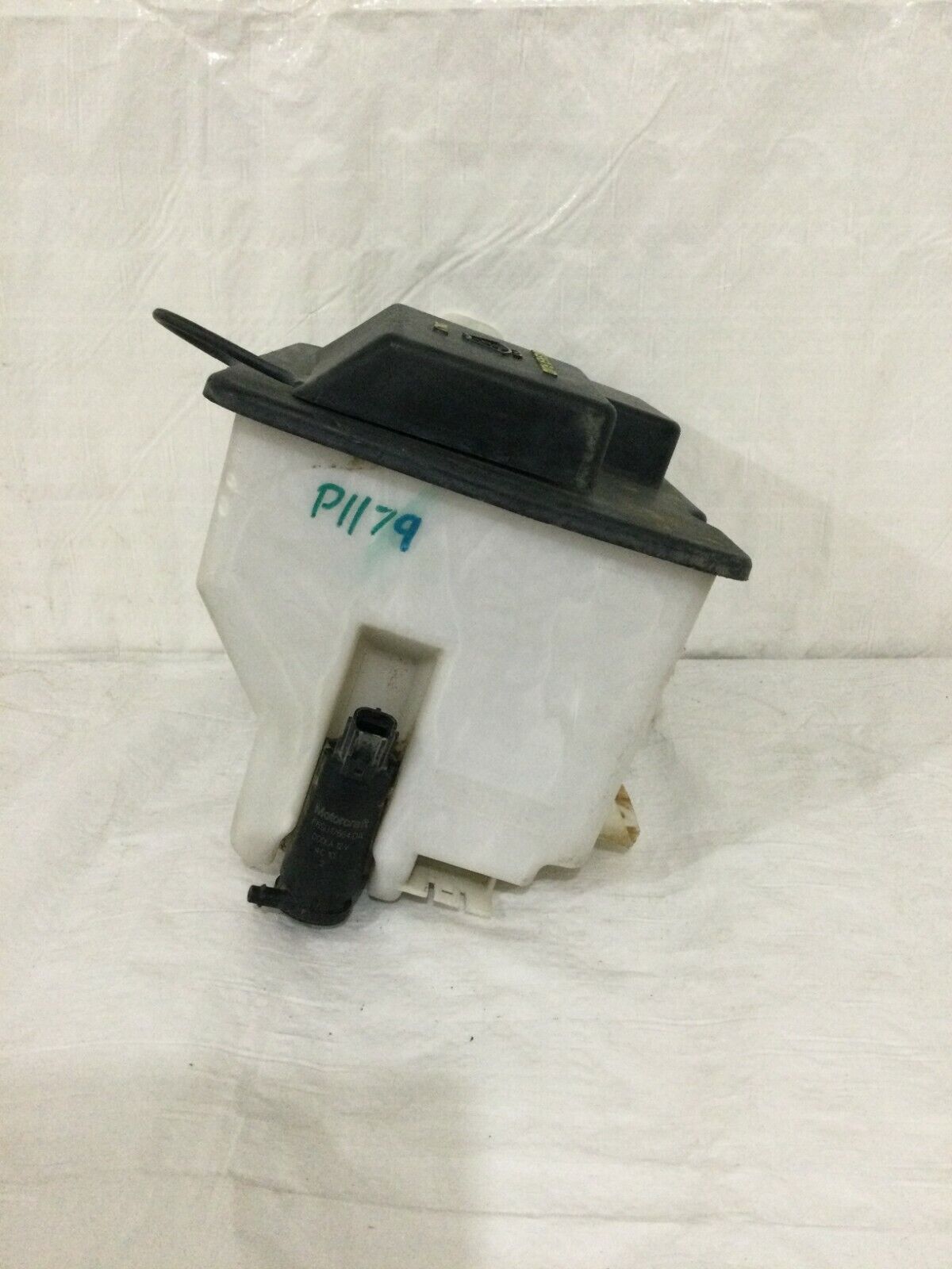 2007 Ford F-250SD F250 Super Duty Windshield Washer Bottle OEM