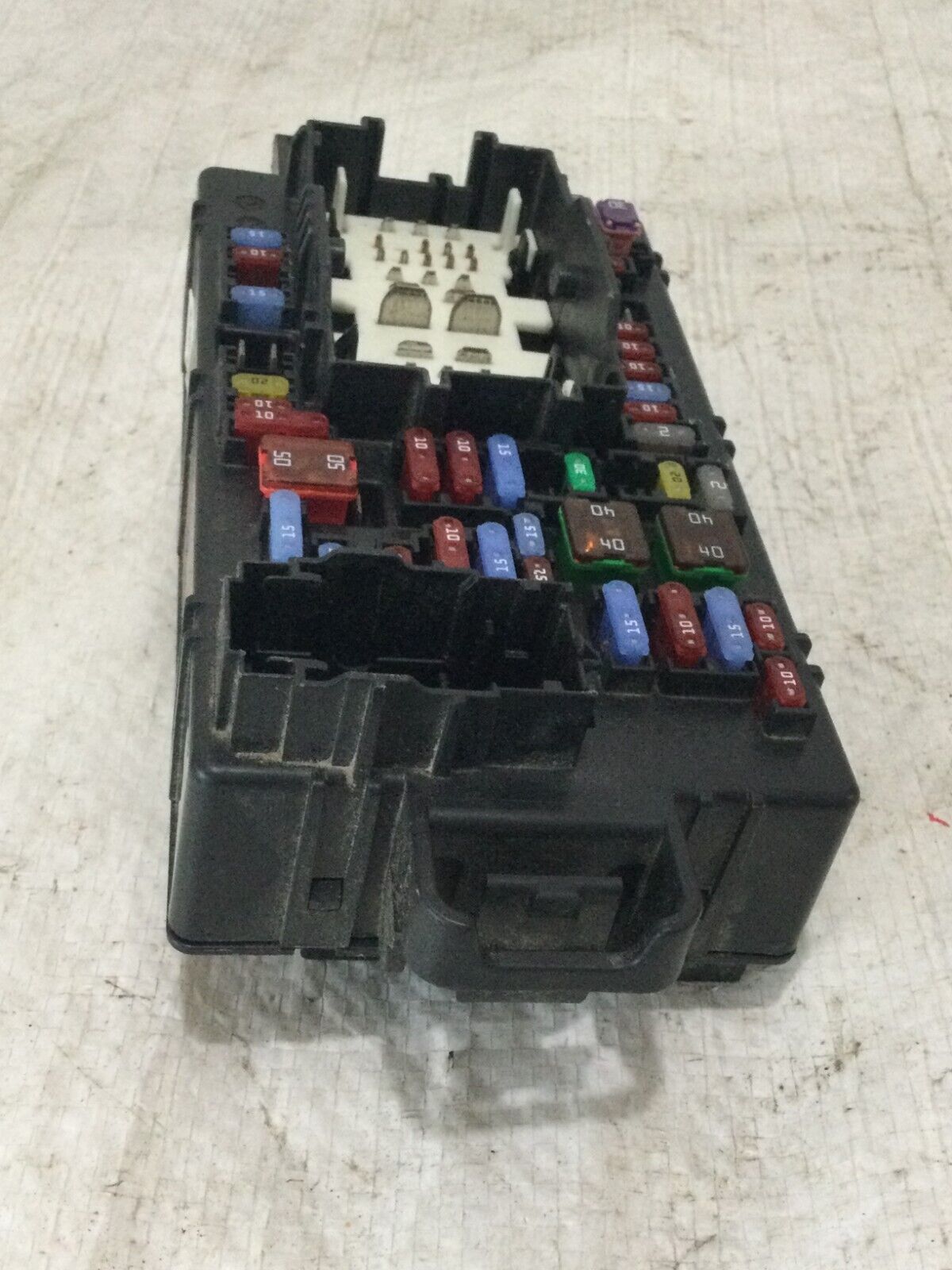 2021 Chevrolet Silverado 1500  Cabin Fuse Junction Box 84582037 OEM