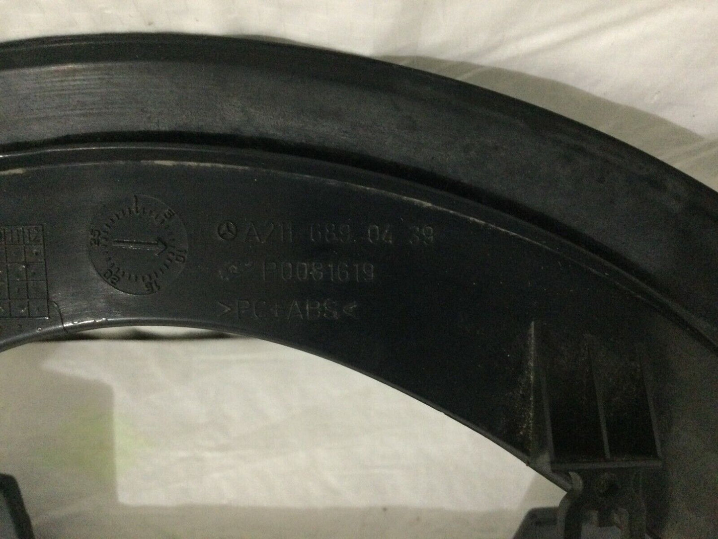 2003-2006 Mercedes Benz W211 E55AMG Speedometer Cluster Surround Trim 2116890439