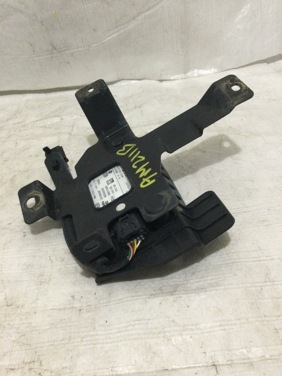 2017-2018 Hyundai Elantra Right RH Side Blind Spot Lane Sensor 95821 F2200 OEM