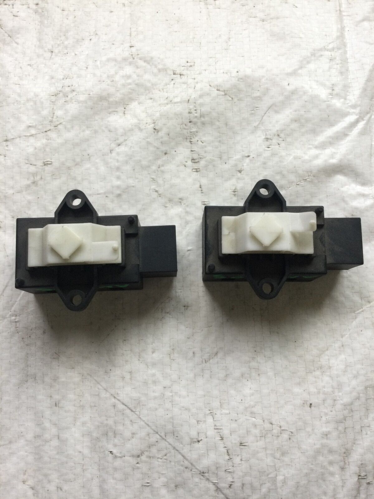 2006 Volkswagen Jetta Left And Right Heated Seat Switch OEM 7L0959772