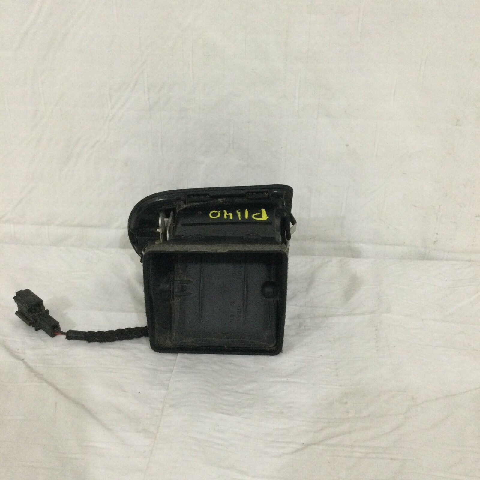 2003-2006 Porsche Cayenne Front Right  A/C Heater Air Vent OEM