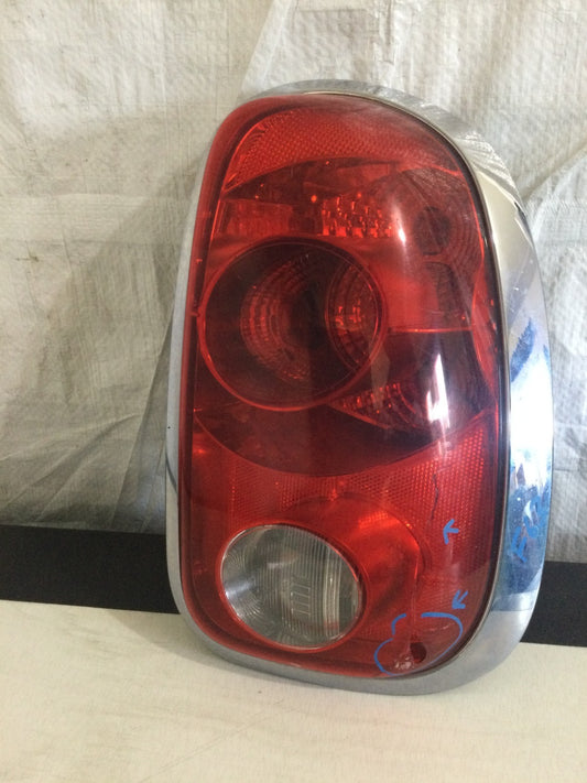 2012 Mini Cooper Countryman Right Passenger Tail Light OEM 9808152-01