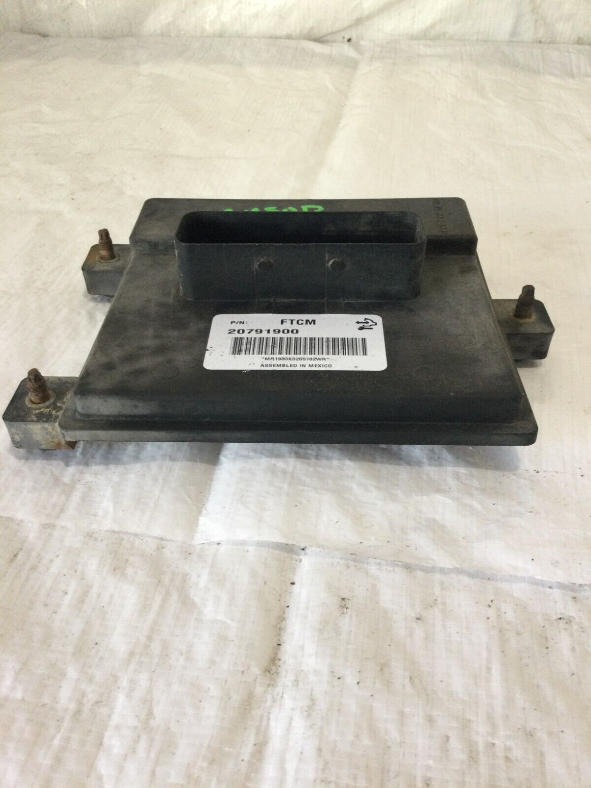 2007 GMC Acadia Fuel Pump Control Module / Chassis Brain Box  20791900 OEM