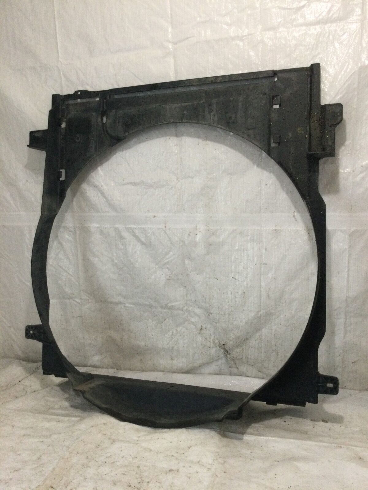 2004 Dodge Ram 1500 Cooling Fan Shroud 52028912 OEM