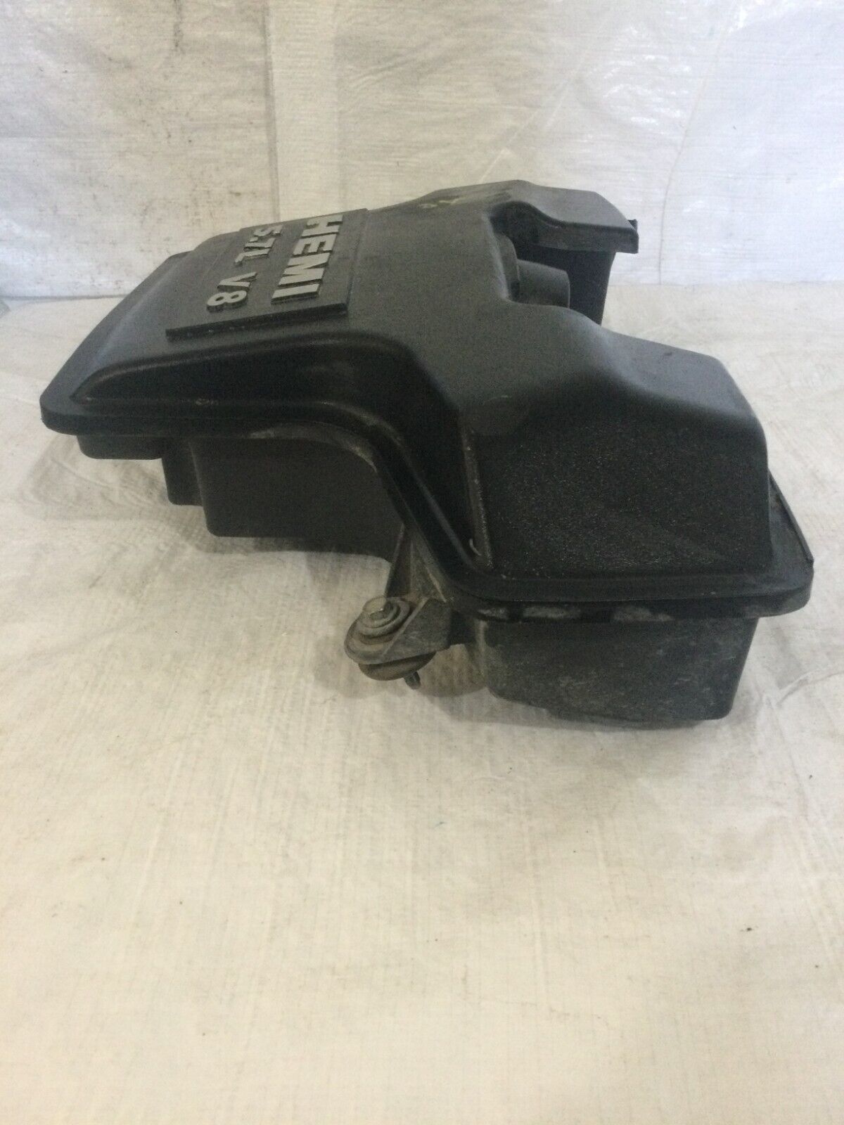 2003-2008 Dodge Ram 1500 5.7L Hemi Air Intake Resonator Housing Box OEM 53032463