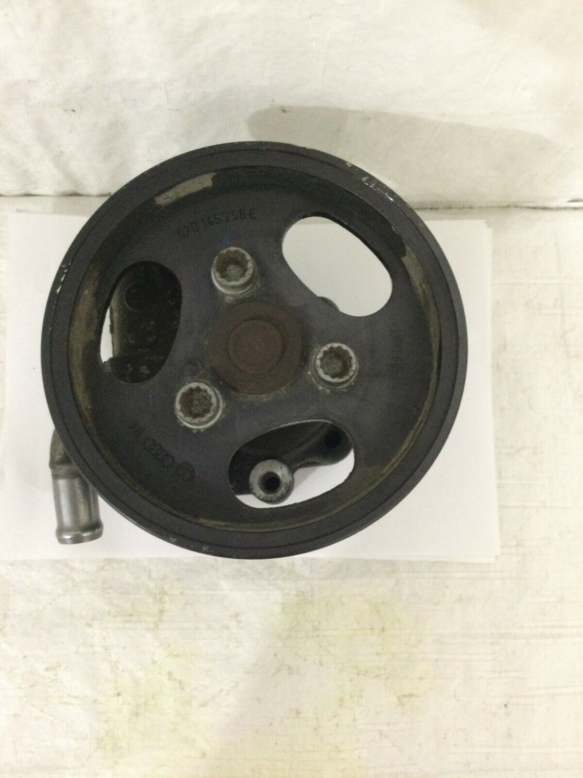 2007 Volkswagen Touarag Power Steering Pump OEM 3.6L 070145256E
