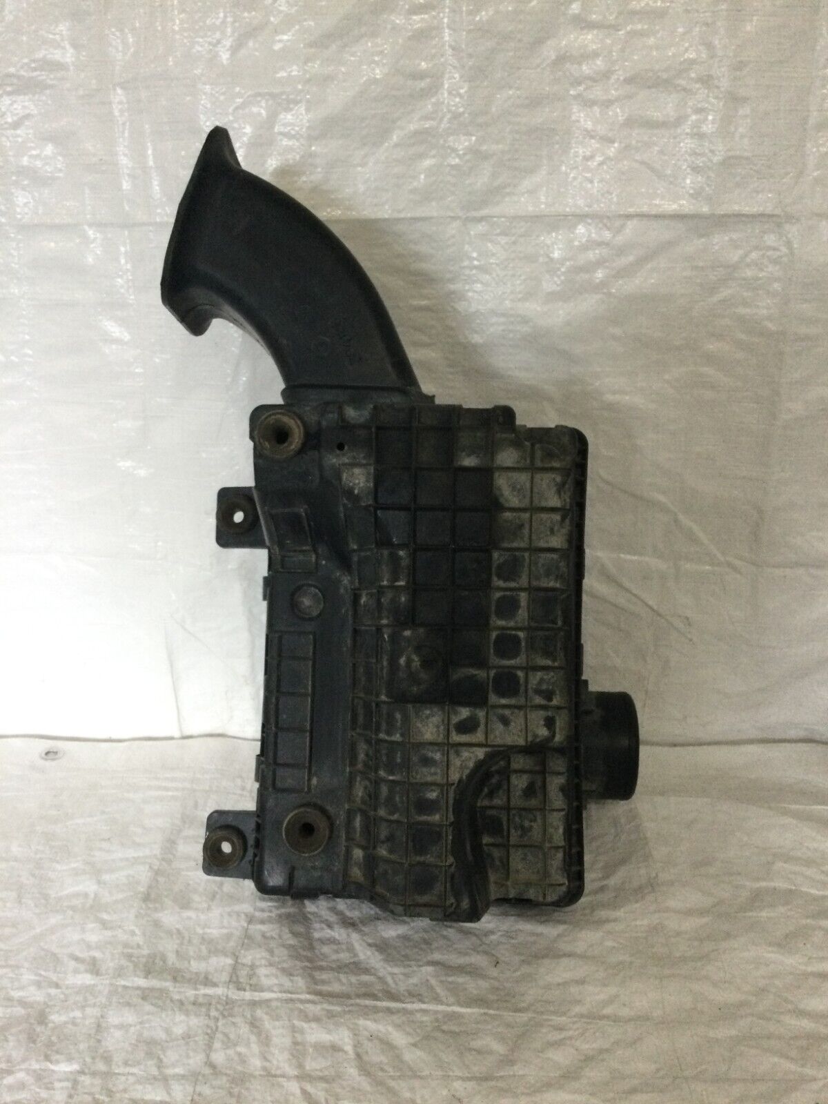 2004 Dodge Ram 1500 Air Cleaner Filter Box 53032043AB OEM 5.7L