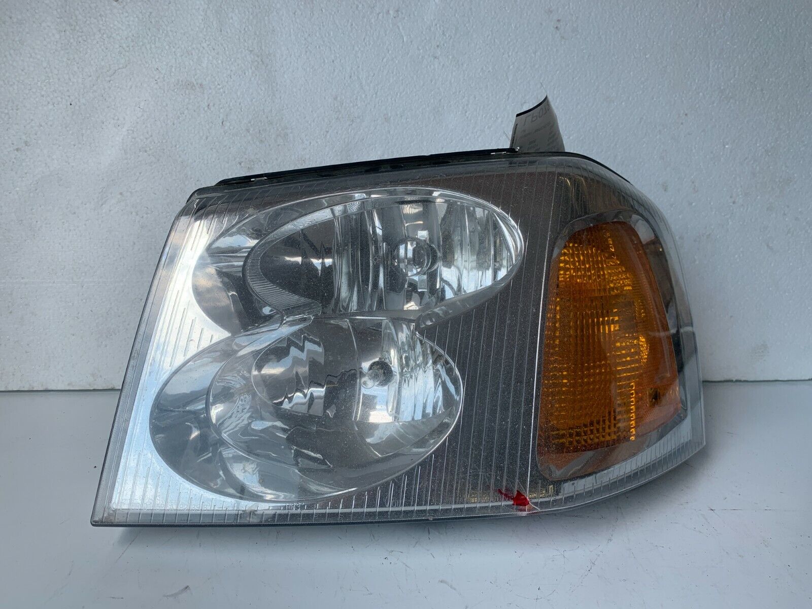 2006 Chevrolet Envoy Headlight Lamp Left Driver Side LH OEM