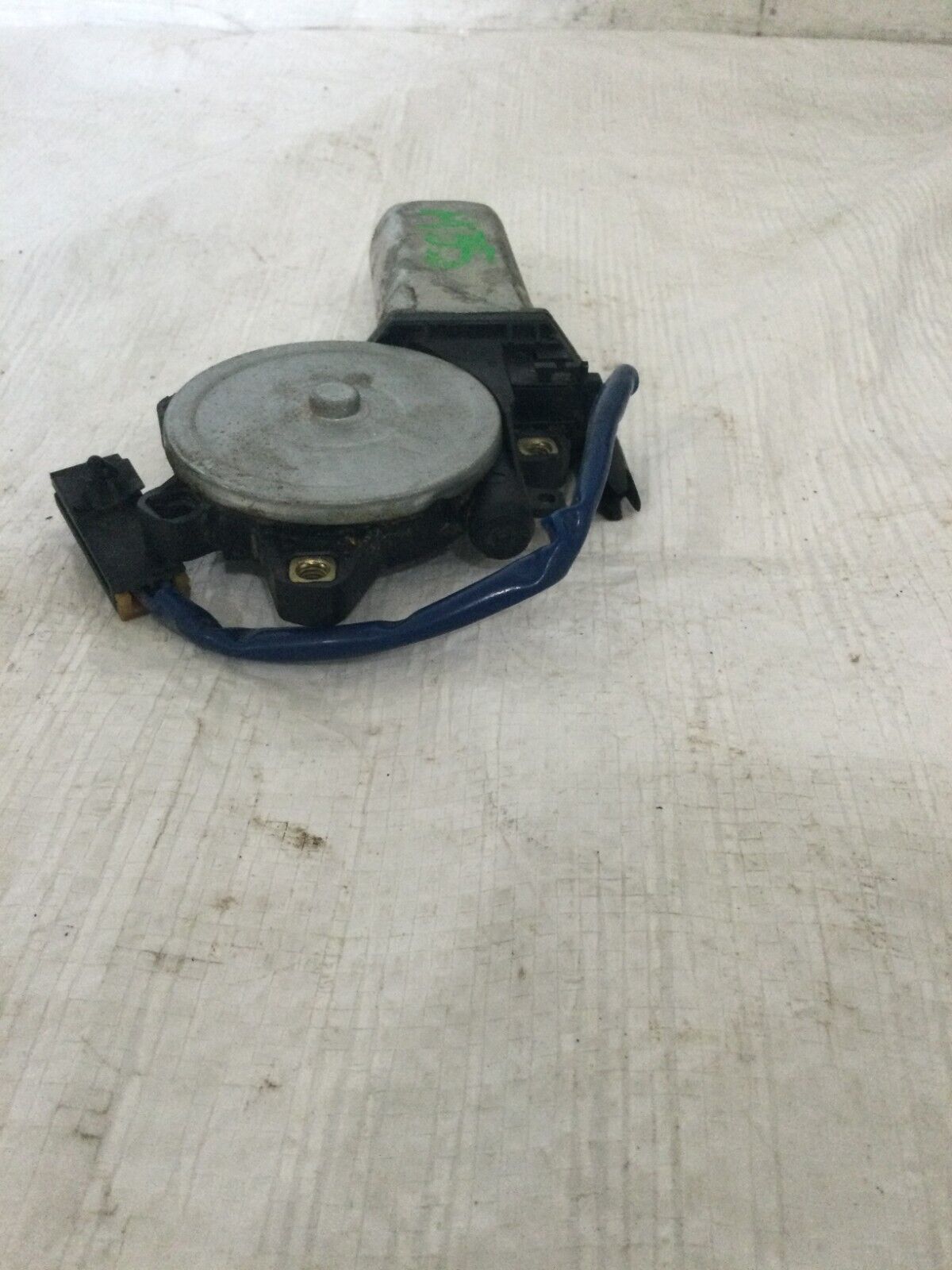 2001 Nissan Xterra Front Left Power Window Motor OEM