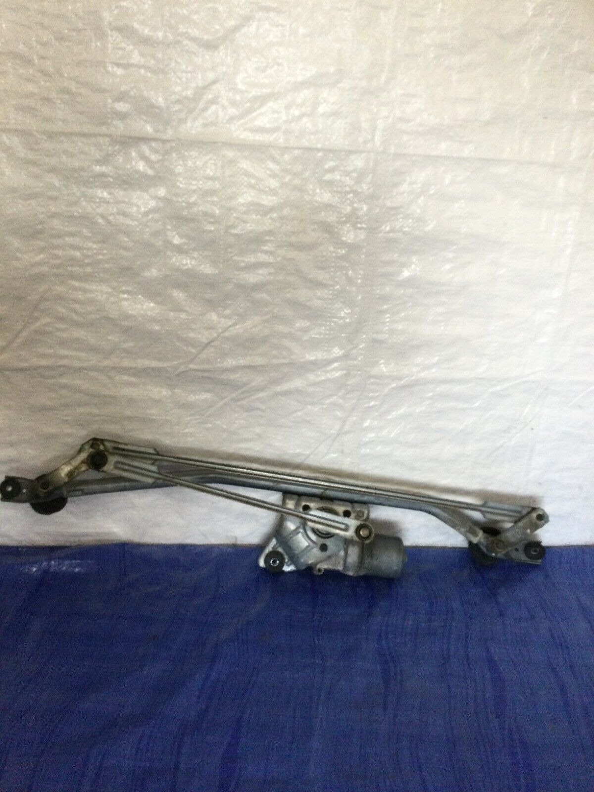 2007-2008 Cadillac Escalade ESV Front Windshield Wiper Motor W/ Linkage OEM