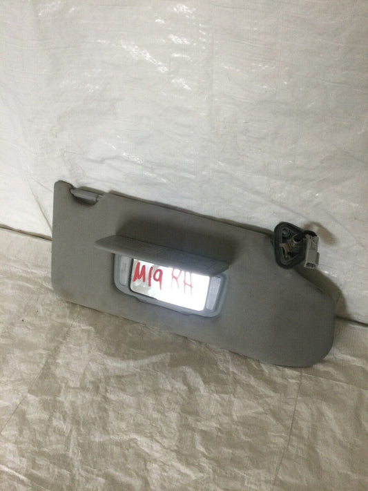 2003-2005 Honda Accord Sun Visor Right Passenger  Side OEM RH Illuminated.