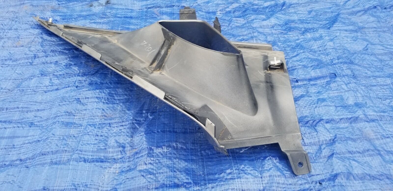 2003-2006 Cadillac Escalade EXT Left Driver Side Outer Sail Panel Pillar OEM