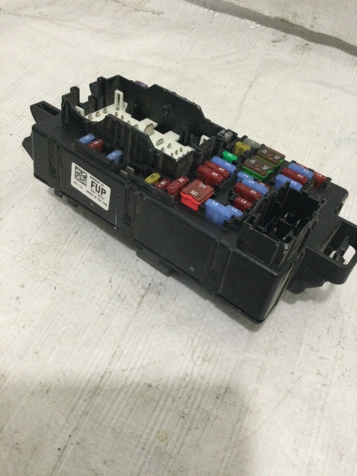 2021 Chevrolet Silverado 1500 Cabin Fuse Junction Box 84582037  OEM