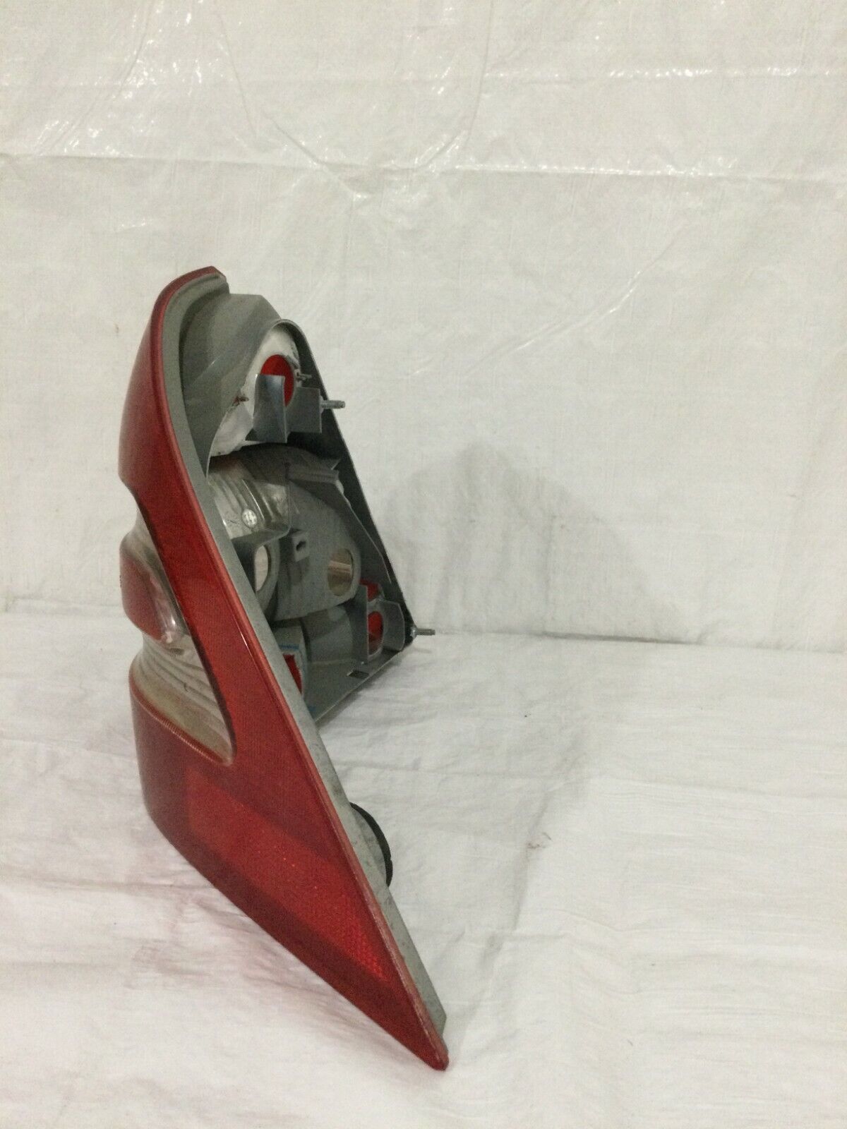 2001-2004 Mercedes-Benz C-240 Right Passenger Tail Light Lamp 2038201064 OEM RH