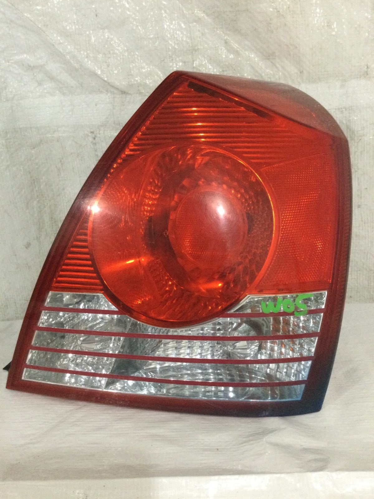 2004-2006 Hyundai Elantra Passenger Side Tail Light Assembly OEM