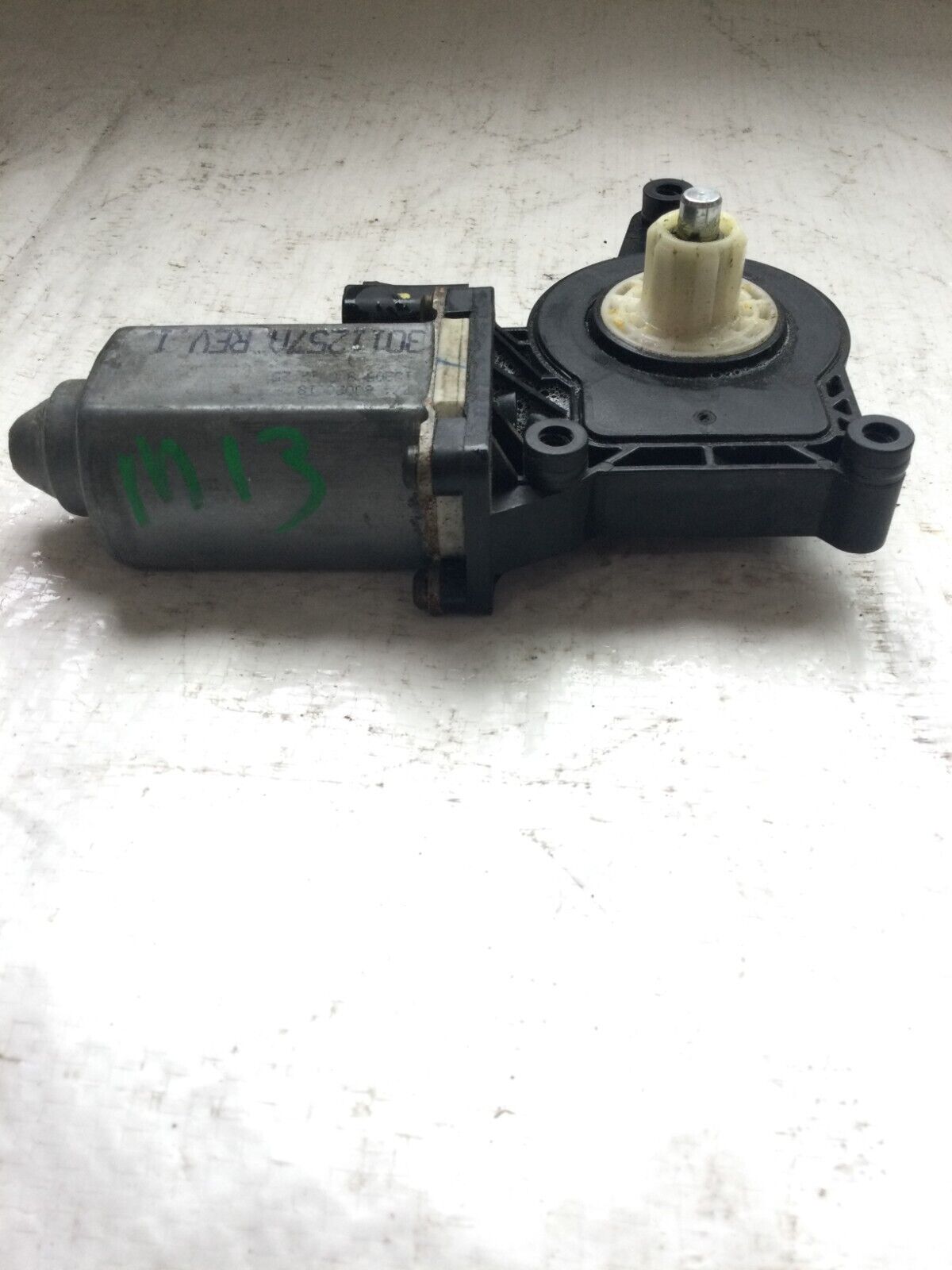 2006 Cadillac Escalade Rear Right Power Window Motor OEM