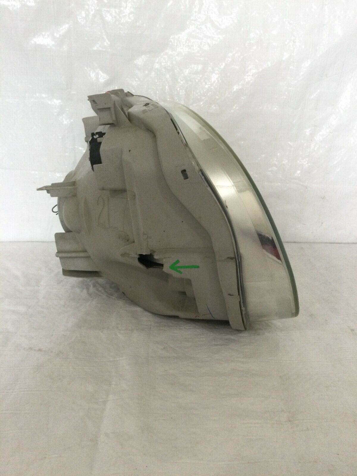 2004 Toyota Tundra 4DR Crew Cab Headlight Left Driver Side OEM LH