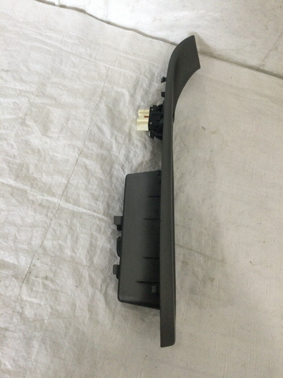 2003-2005 Mazda 6 Mazda Front Right Passenger Side Power Window Switch OEM