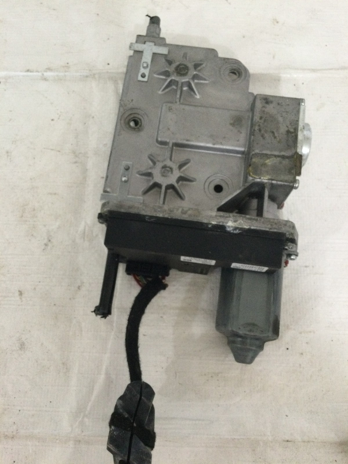 2004 BMW 745I Electronic Emergency Brake Actuator OEM 05360080