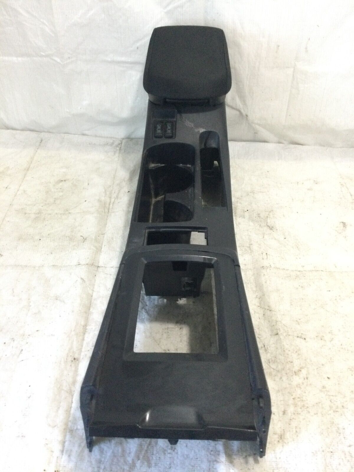 2007 Mitsubishi Lancer Front Center Console LID Assembly W/ Arm Rest OEM