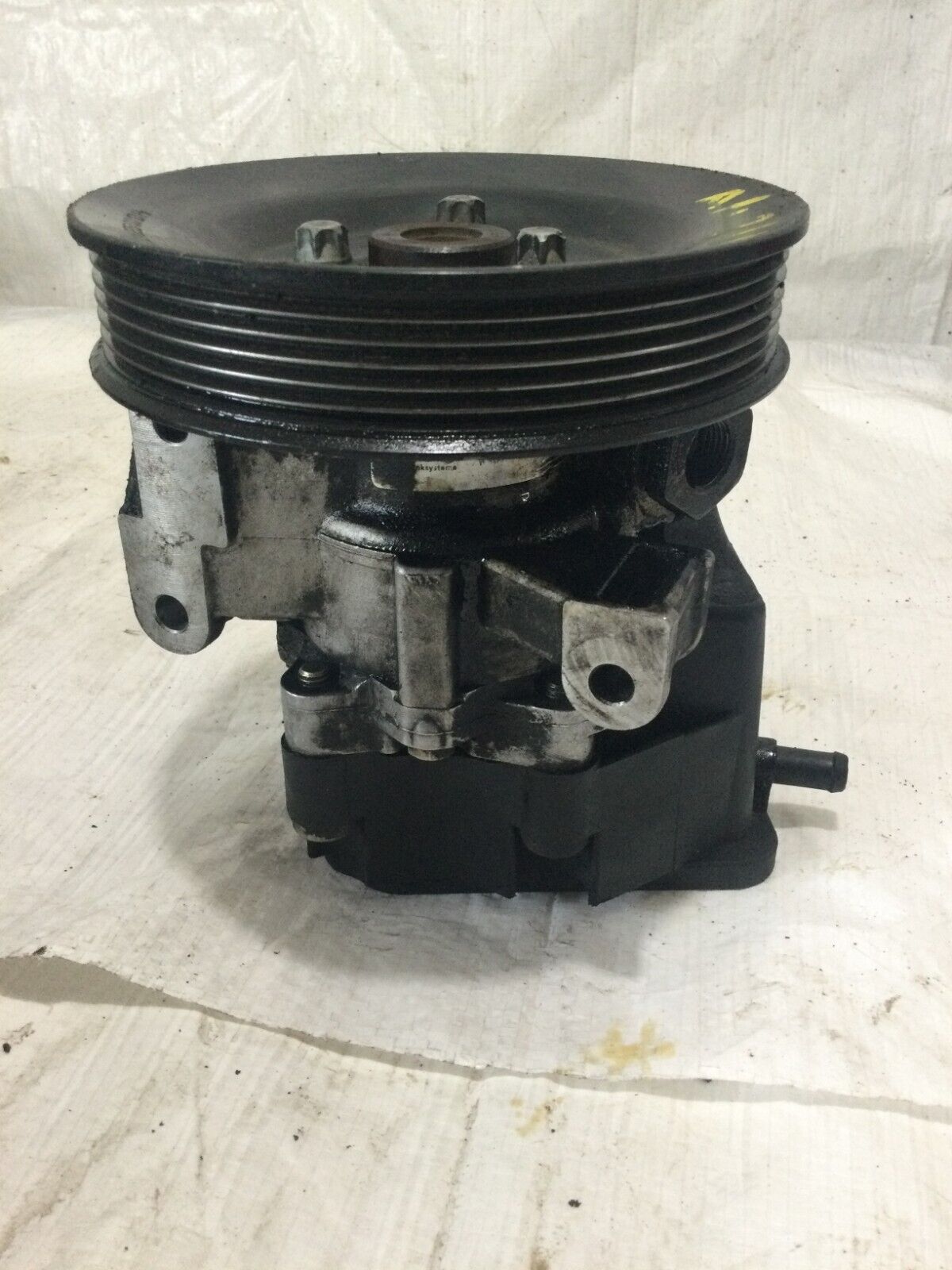 2006 Dodge  Sprinter  2500 Power  Steering Pump  2.7L OEM