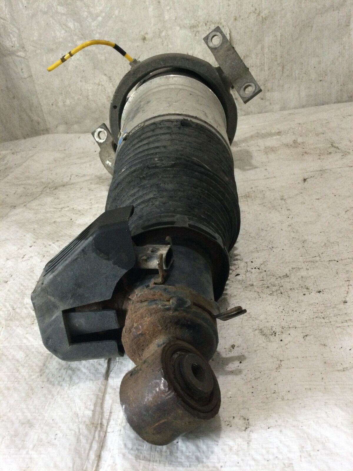 2003-2006 Porsche Cayenne Turbo Right Rear Shock Strut Absorber 7L5512022G OEM