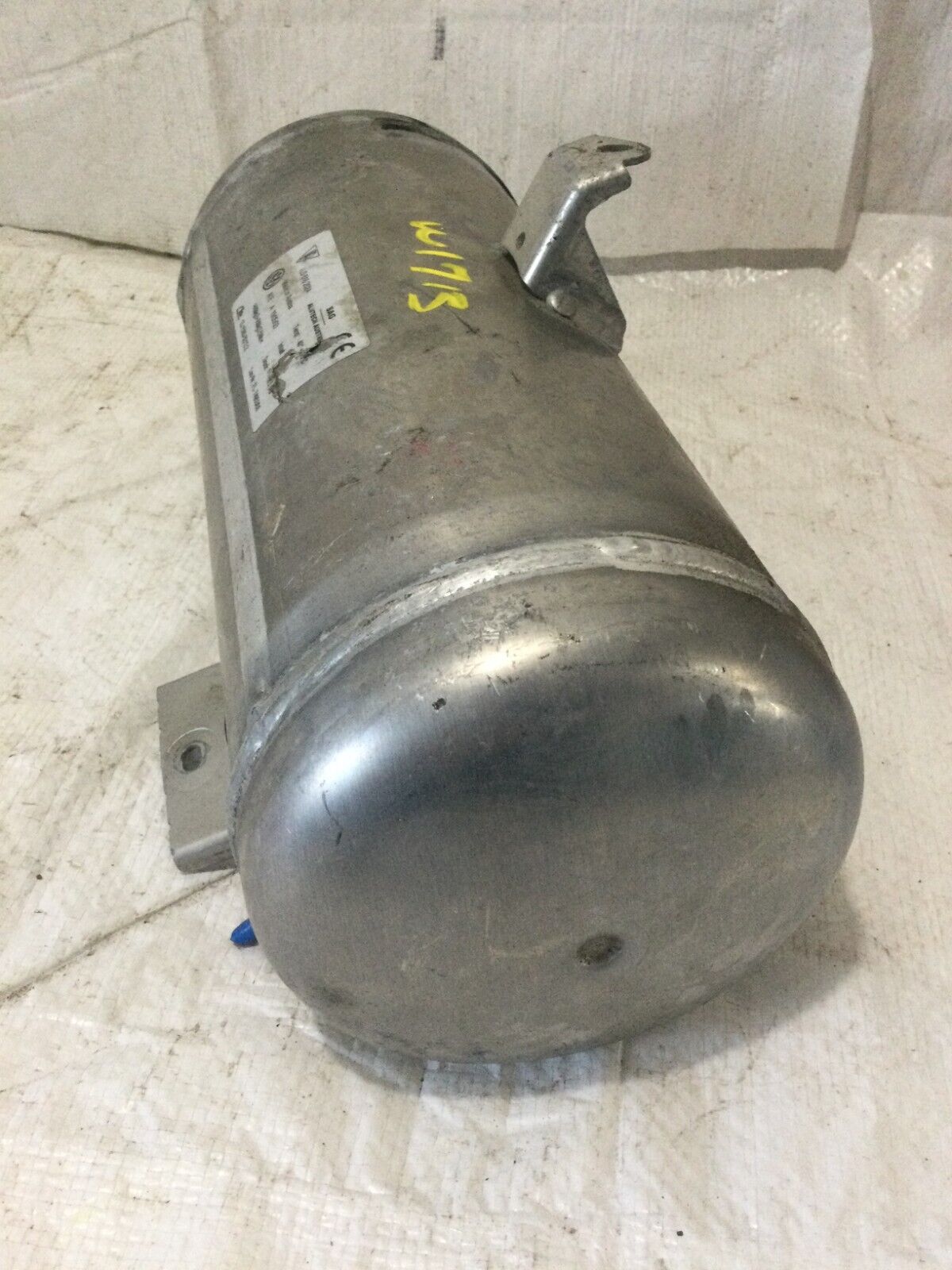 2007 Volkswagen Touareg Air Suspension Pressure Tank Accumulator 7L0616202A OEM