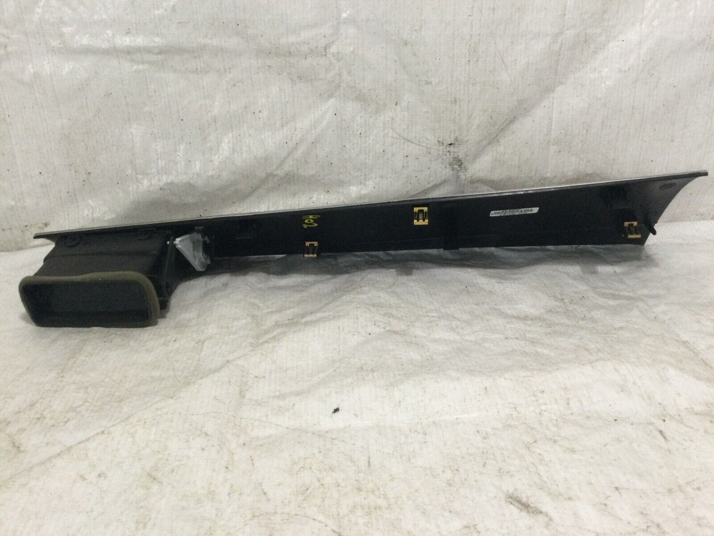 2007 Cadillac Escalade  Dash Vent  Passenger Right Side Trim RUBY 15933153