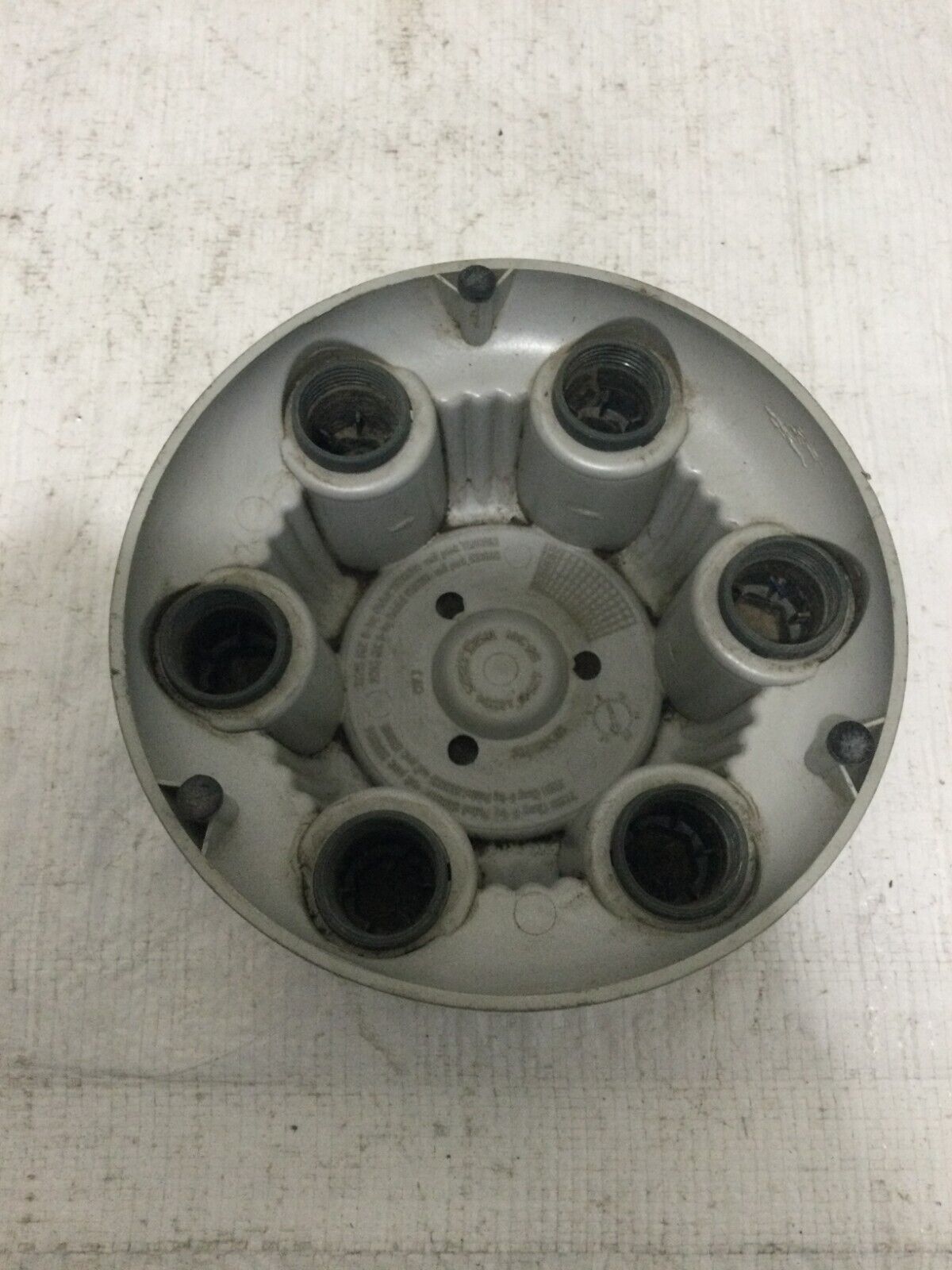 1999-2013 GMC Sierra 1500 Center Cap 6 Lug OEM 9596663