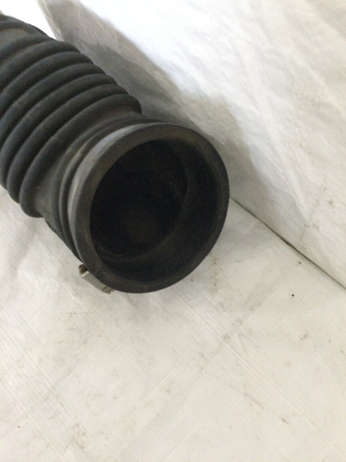  2003-2008 Dodge Ram 1500 5.7L Air Intake Hose Duct 53032169AC OEM 