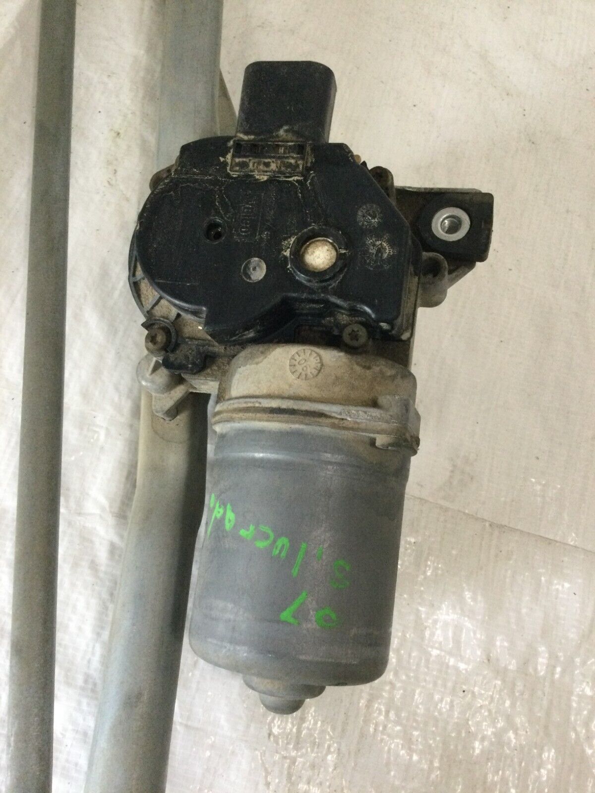 2007  Chevy Silverado 2500 Front Wiper Motor  15812089 OEM