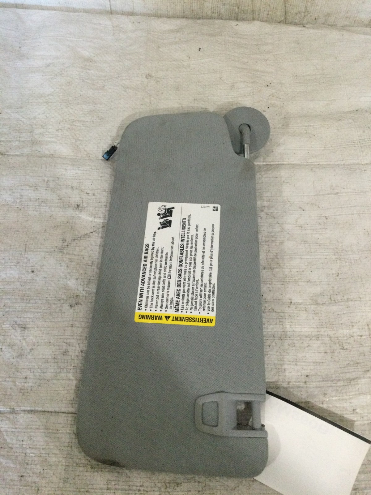 2019-2022 Chevrolet Blazer Right Passenger Sun Visor OEM 13591872