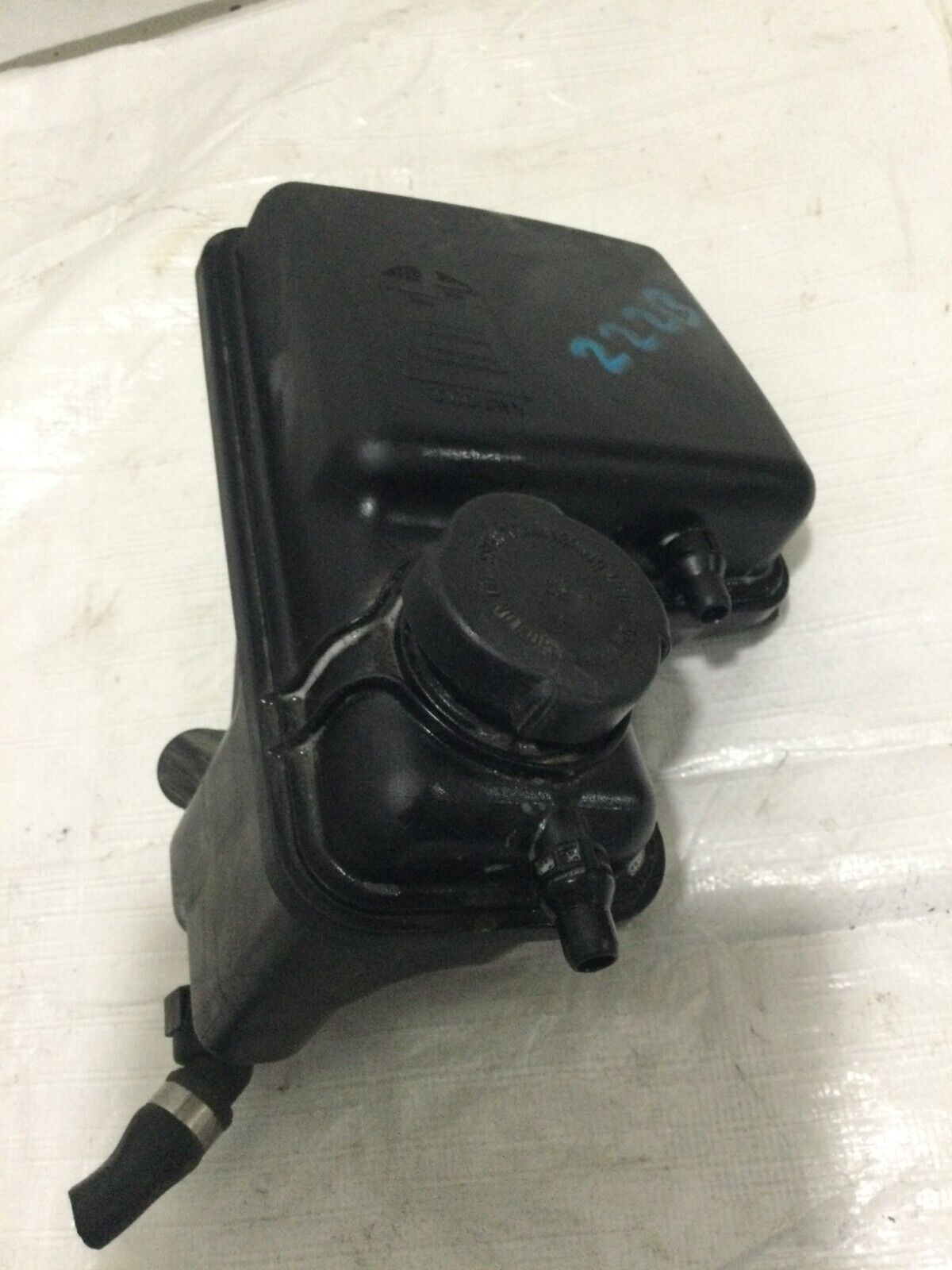 2004 BMW 745I Radiator Coolant Tank Reservoir OEM 7508008