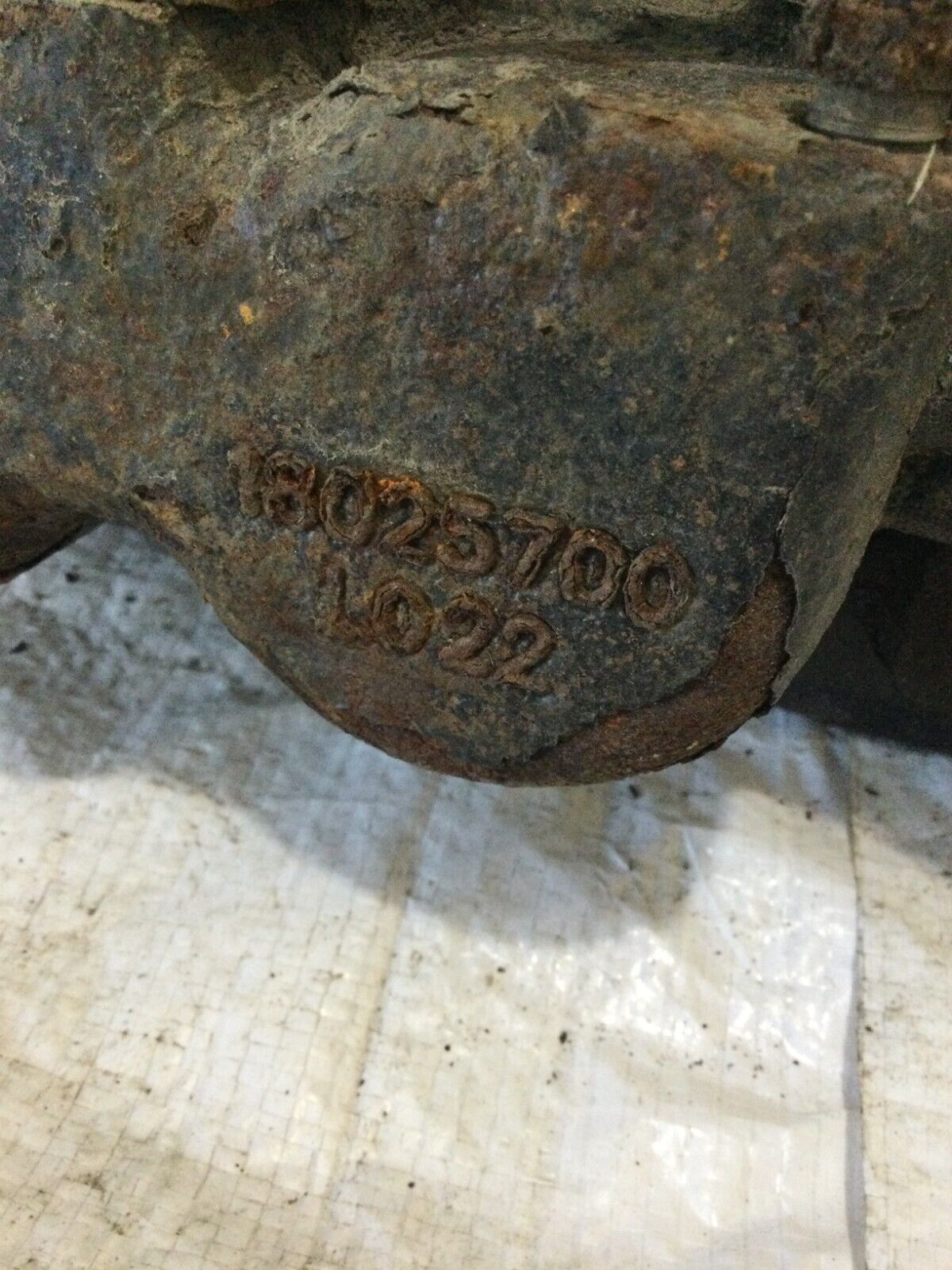2005 Chevrolet  Silverado 1500 Rear  Left Brake  Caliper 18025700 OEM