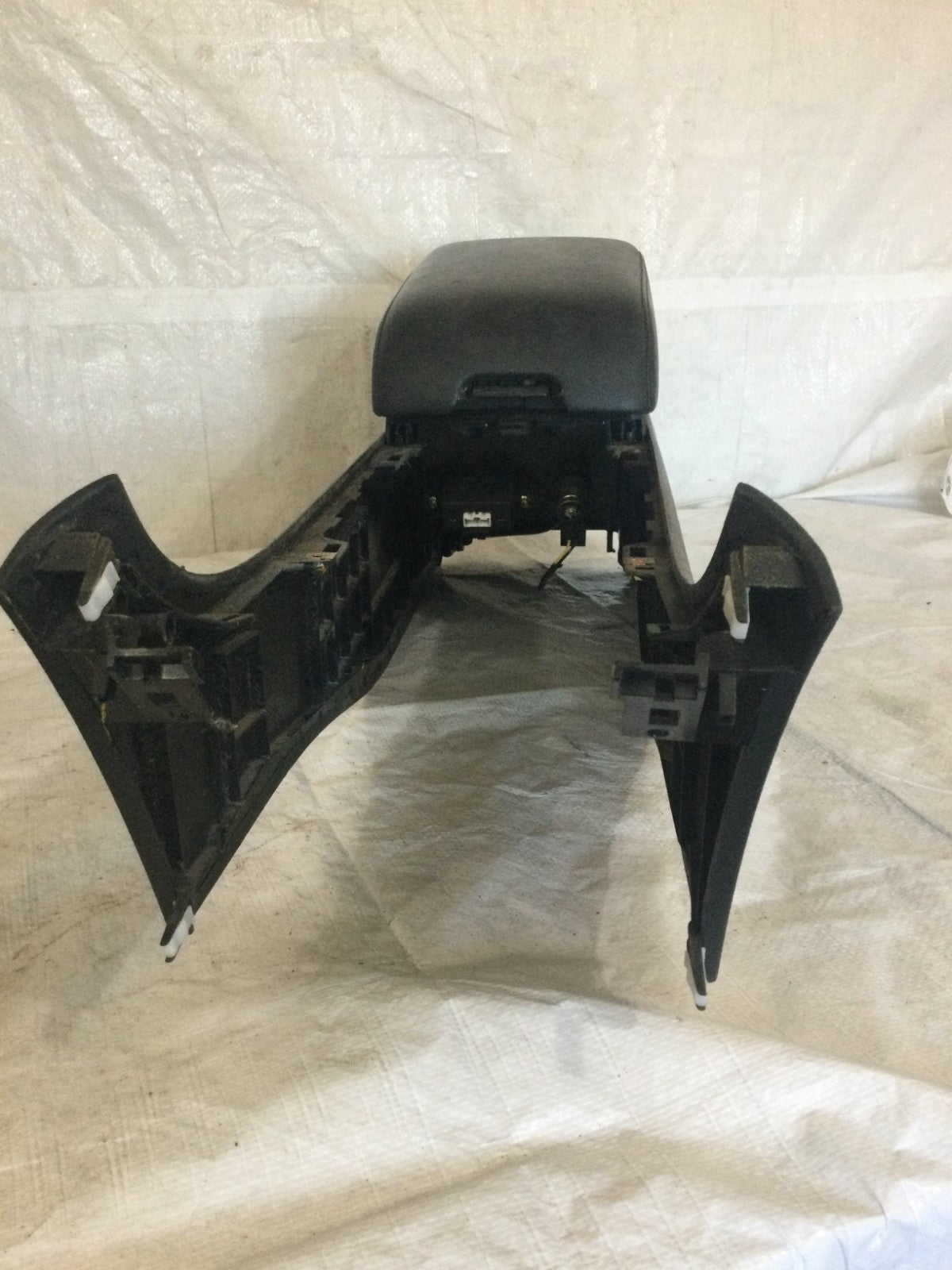 2007 Infiniti G35 Front Floor Console OEM